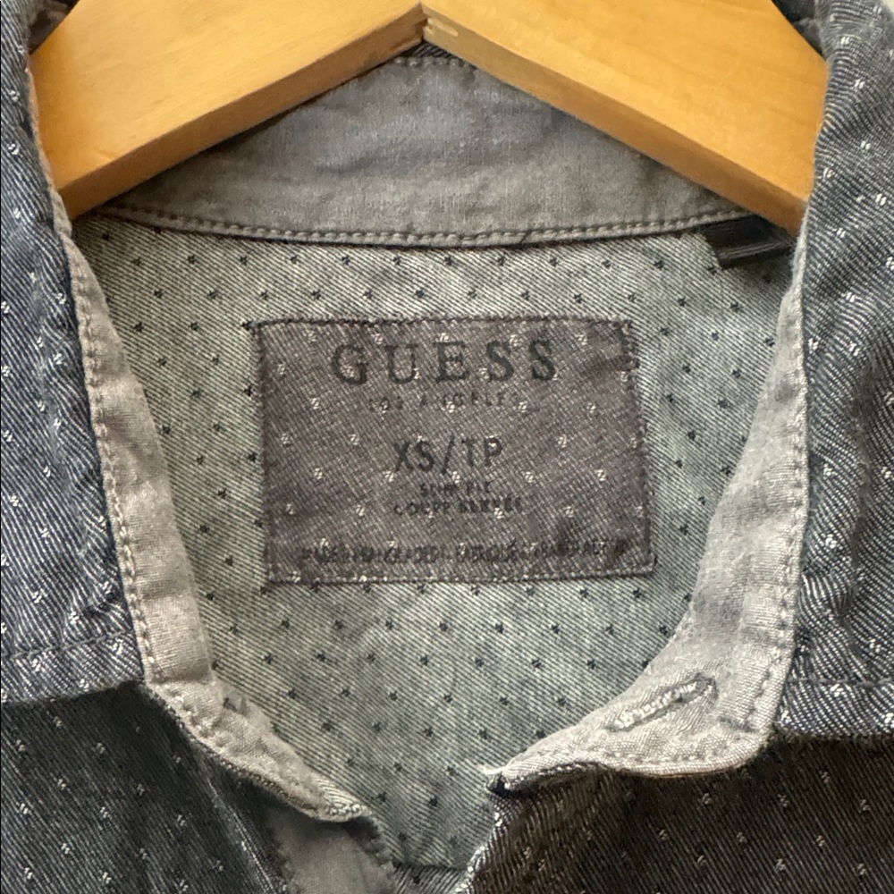 ✅ GUESS Los Angeles Slim Fit Short Sleeve Button Down Shirt 100% Cotton -Black - Picture 4 of 5